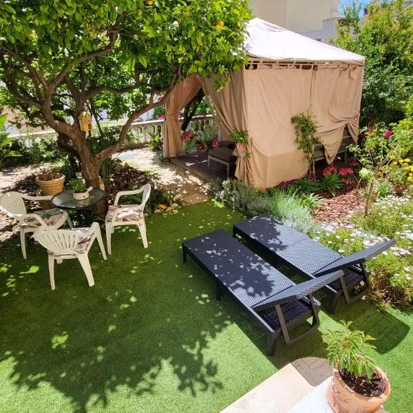 Super Flat, Garden. Bnbrickeys, hotel in Monte Carlo
