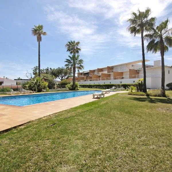 Yara Beach Apartments with Terrace, hotel in Sesmarias