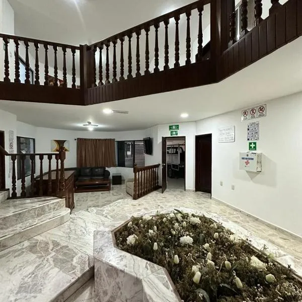 Hotel Villa 12 Orquídeas, hotel in San Juan del Río