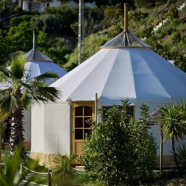 Darjas Yurtas el Morisco, hotel v destinaci Benajarafe