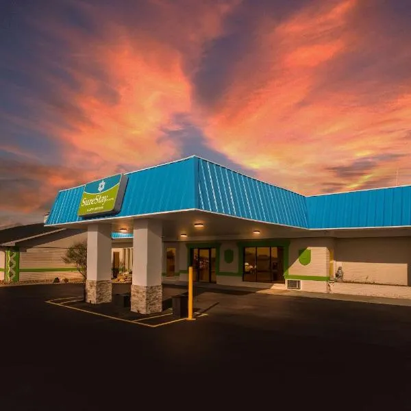 SureStay Hotel by Best Western Higginsville, hotel di Higginsville