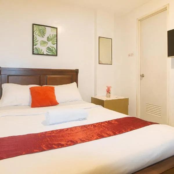 Nearest Hostel Pasay City by RedDoorz, hotelli kohteessa Manila