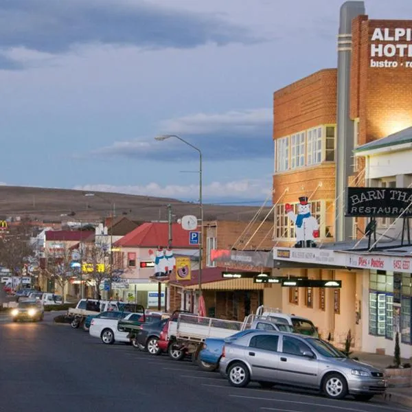 The Alpine Hotel, hotel v destinaci Cooma