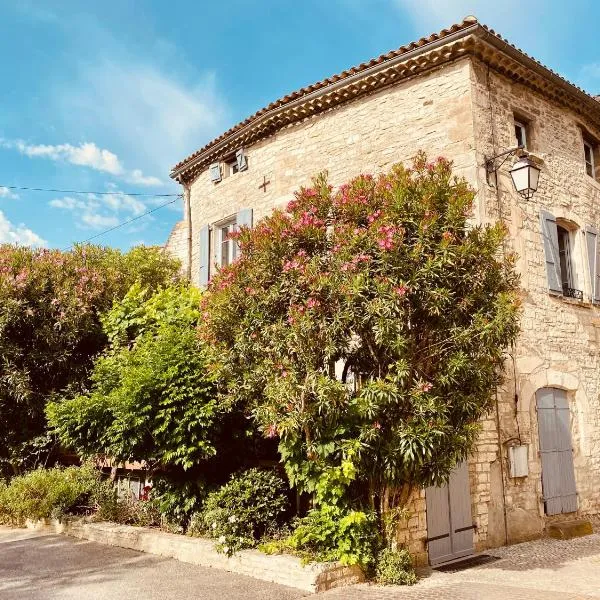 Les Lauriers Roses - Maison d'Hôtes, hotel in Barjac