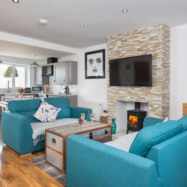 Stunning 1-Bed Cottage near Carlisle with Hot tub, hotel in Carlisle