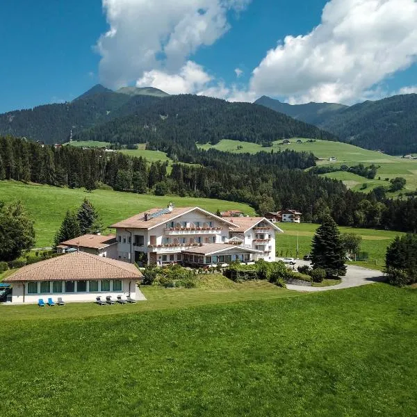 Hotel Moserhof, hotel in Terento