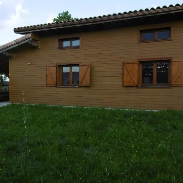 Chalet écologique en campagne bazadaise, hôtel à Saint-Côme