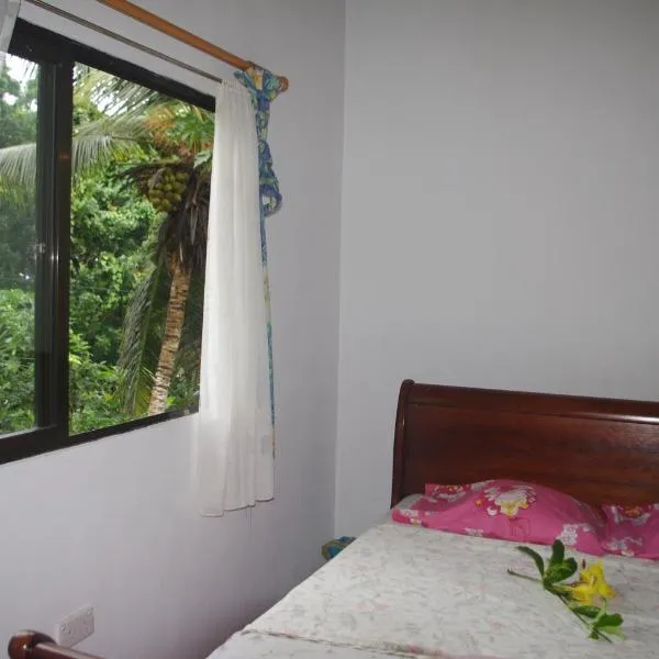 Papaya Guesthouse, hotel in Mahe