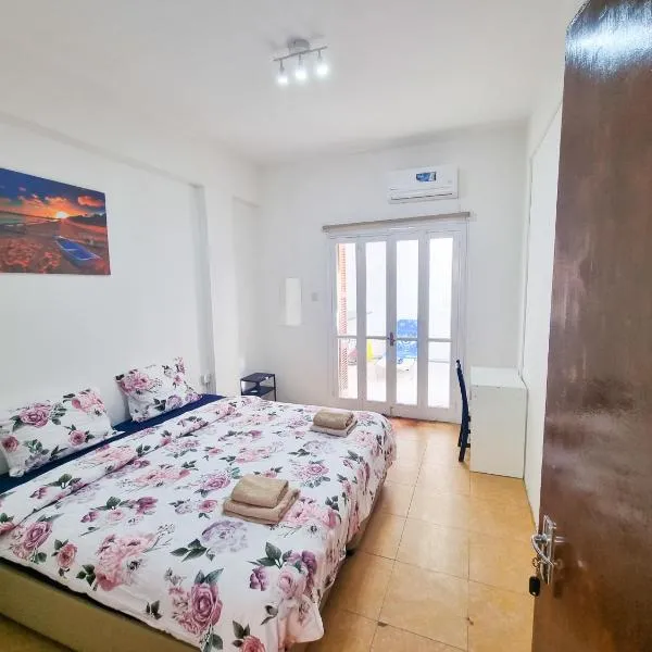 CityCenter Rooms Next to the Beach, hotel v destinaci Larnaka