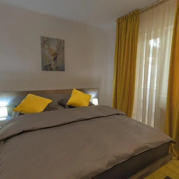 Luxury 2 bedroom holiday apartment, hotel in Piteşti