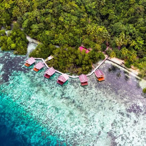 Methos Homestay - Raja Ampat, hotel v destinaci Yennanas Besir