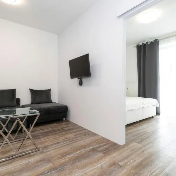ALURE RESIDENCES 1 & 24h self check-in, free parking in front of the apartment building, new building, terrace, cafe with breakfast in the apartment building, next to the aqua park, hotel in Banská Bystrica