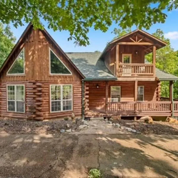 Main Lodge at Lake Forest Cabins, ξενοδοχείο σε Lost Bridge Village