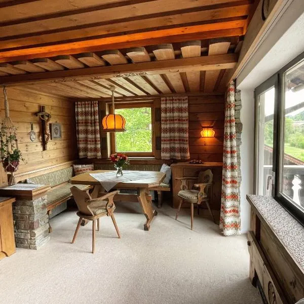 Ferienwohnung Lisal، فندق في مترز