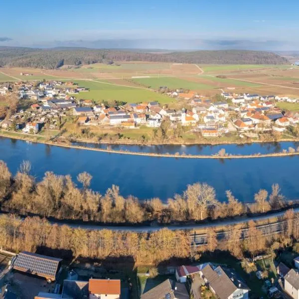 Familienfreundliche 3-Zimmer-Ferienwohnung, khách sạn ở Saal an der Donau