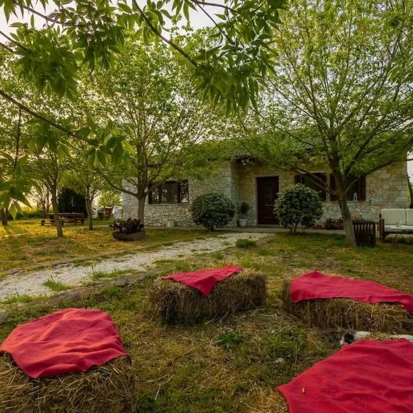 Πέτρινη εξοχική κατοικία, Λάρισα, hotel v destinácii Fálanna