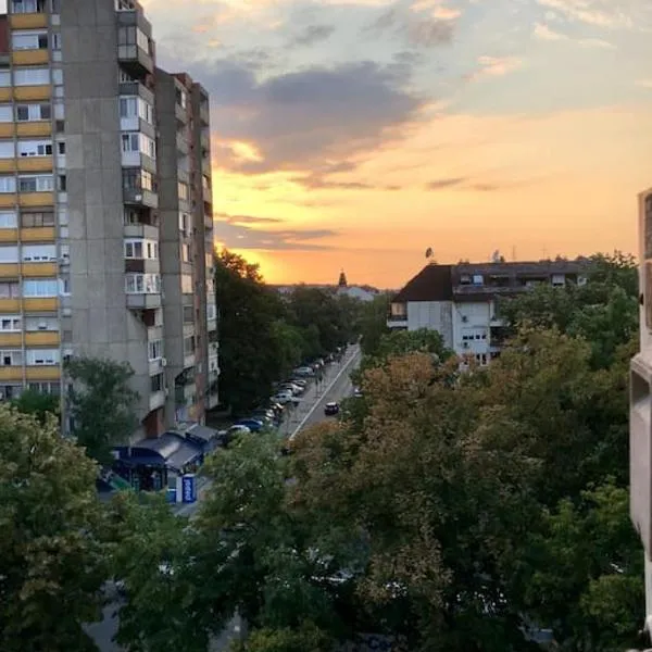 Lovely 1-bedroom condo with available parking, khách sạn ở Kraljevo