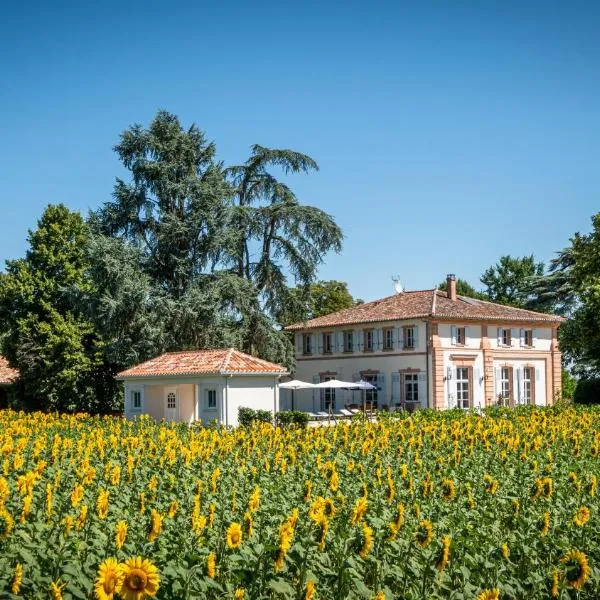 Gite ANDA- piscine- Montauban - Lacourt-Saint-Pierre, hotel v destinaci Lacourt-Saint-Pierre