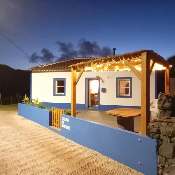 Cosy Private Cottage w/sea views & wifi, hótel í Vila do Porto