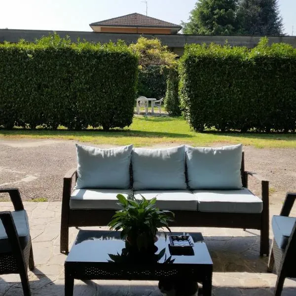 Cavour 45, hotel in Vittuone