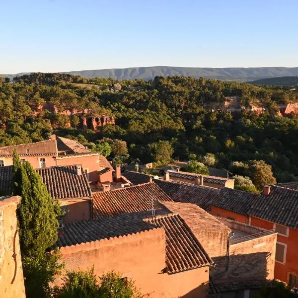 Maison Porte Heureuse, Hotel in Roussillon