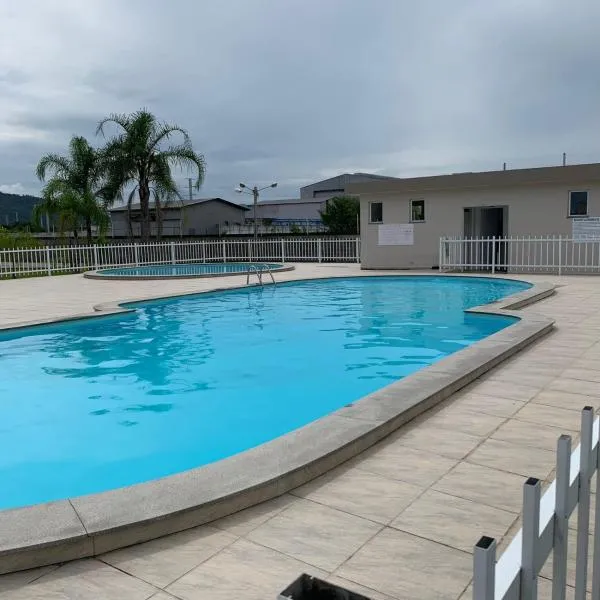 Apto Próximo Hospital e Centro - Biguaçu, hotel in Biguaçu