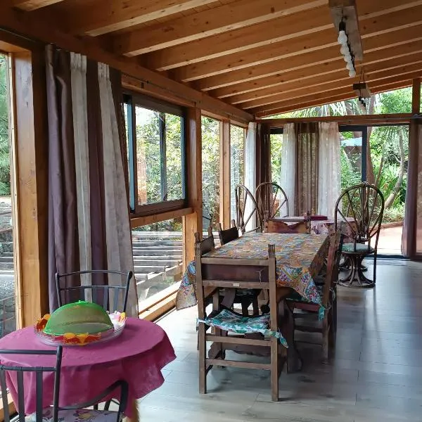 Viesnīca B&B Villa Lidia with parking and jacuzzi pilsētā Ačireale