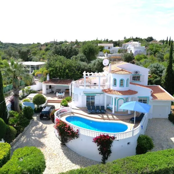 Luxury Casa da Fonte - Private Heated Salt Pool, hotel in Faro