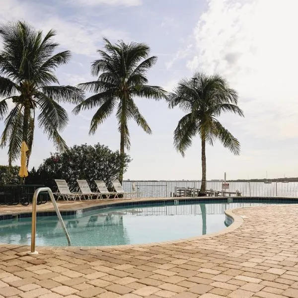 Dolphin Bay in Boca Ciega Resort - 2BR, Pool, Bay View, hotel in St Petersburg