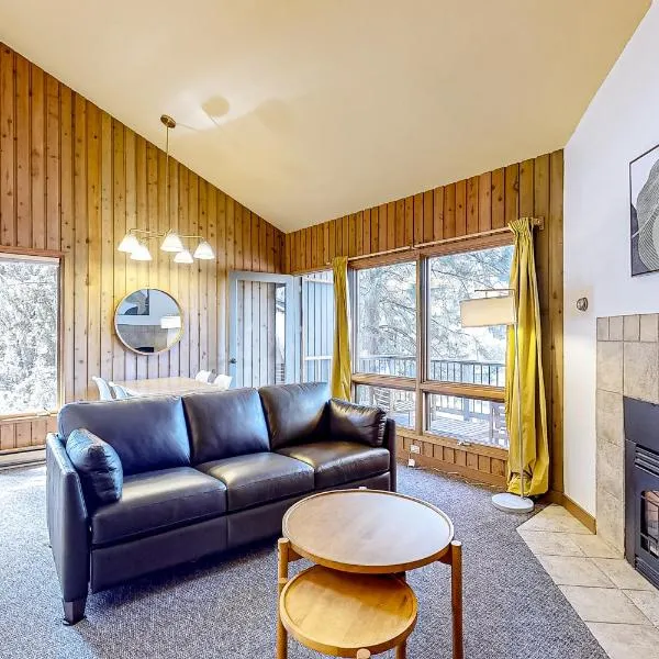Adventures in Mount Bachelor #241, hotel in Bend
