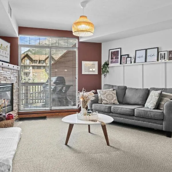 ⭐️ Luxury Mountain View Studio in Canmore ⭐️, hotel v destinaci Canmore