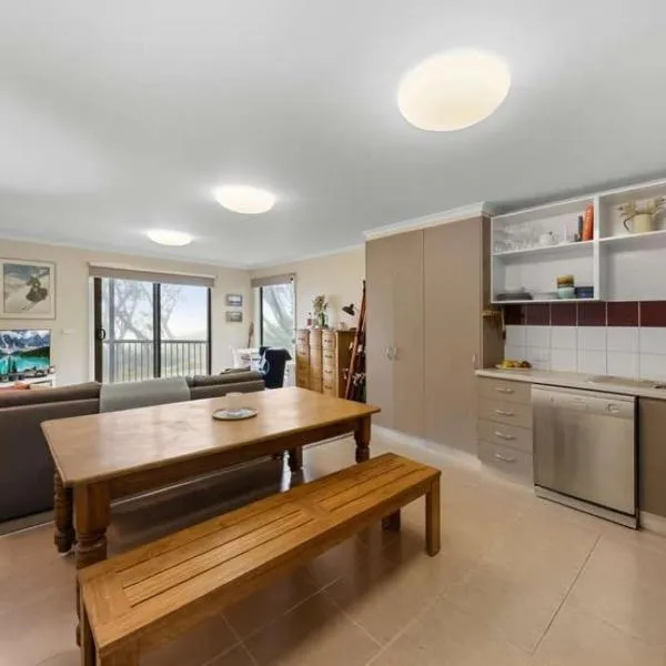 2-53 Higgi Drive - Ski in Ski Out, hotel in Mount Hotham