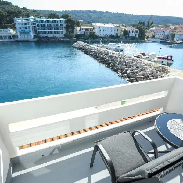 Beachfront Rooms Veli Kamik, hotel v Božavě