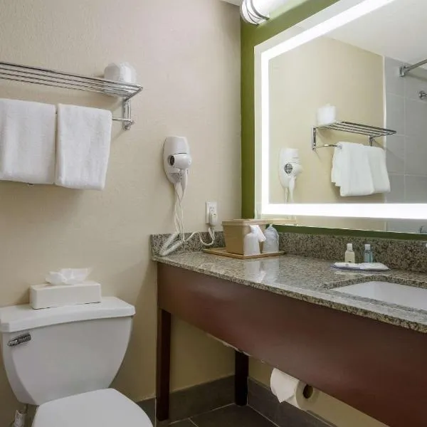 Quality Inn Near Princeton, hotel v destinaci Lawrence