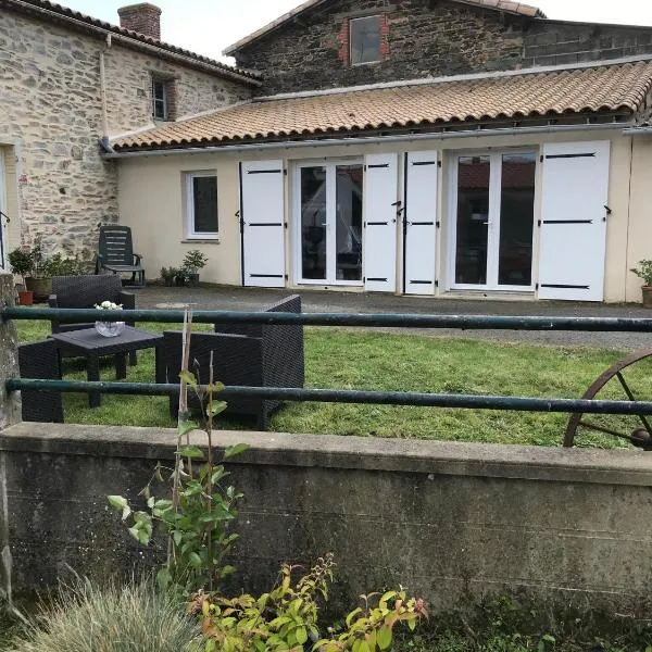 La Maison des Amis, hotel em Saint-Denis-la-Chevasse