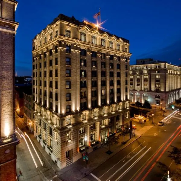 Hotel St Paul โรงแรมในSaint-Lambert