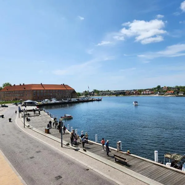 Grannys Harbour View - 1st floor, hotel in Sønderborg