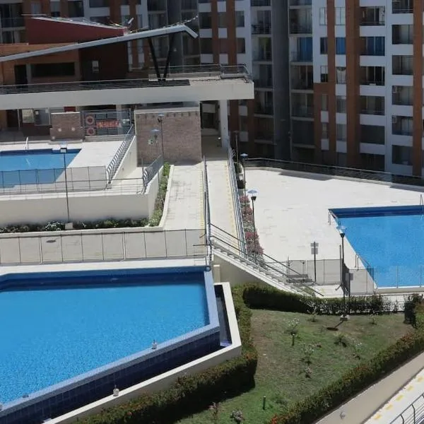NUEVO Moderno Apto 2 Hab con Balcón- 4 piscinas, hotel a La Virginia