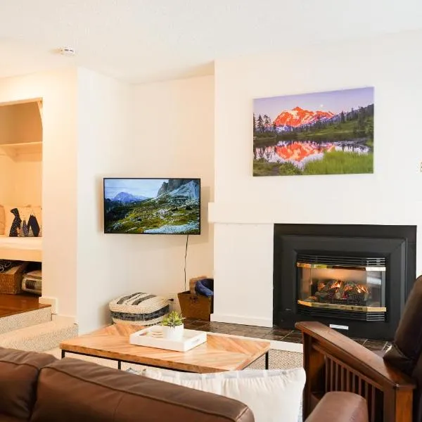 Mt Baker Den, Sleeps 4, hotel v destinaci Glacier