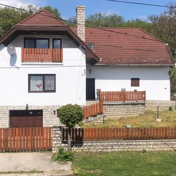 Balatoni Family House, hotel in Balatonszőlős