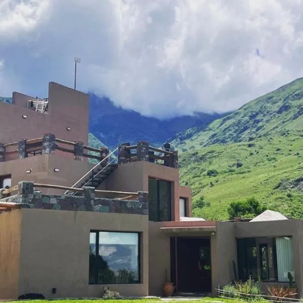 Santuyoc Lodge, hotelli Volcánissa