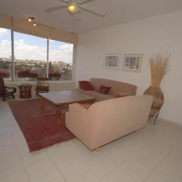 Kfar Saba View Apartment, ξενοδοχείο σε Kefar Sava