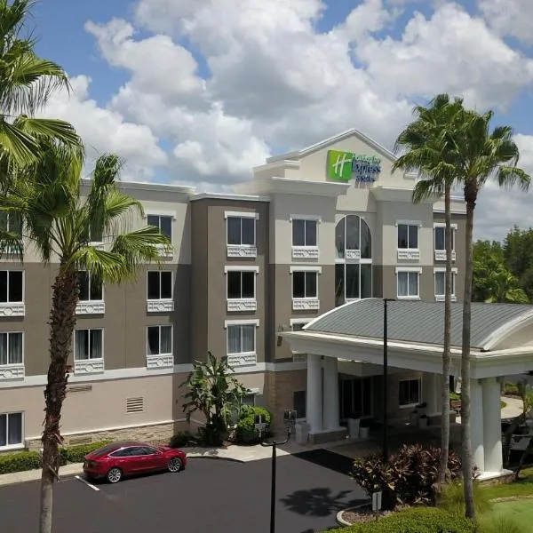 Holiday Inn Express and Suites Tampa I-75 at Bruce B. Downs, an IHG Hotel, מלון בטמפה