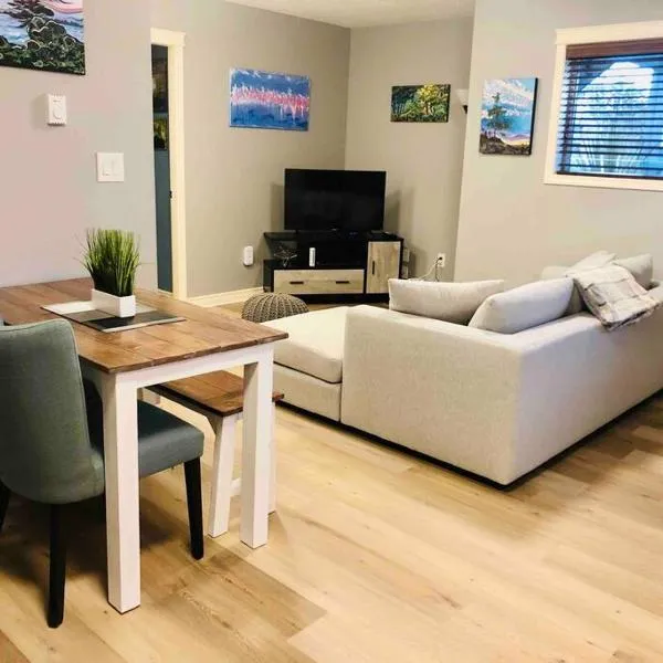 Olympic Views - Cozy Modern 2Br Suite, hotel v destinaci Victoria