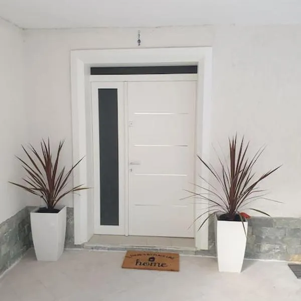 Shkodra 27 center house, hotel in Shkodër