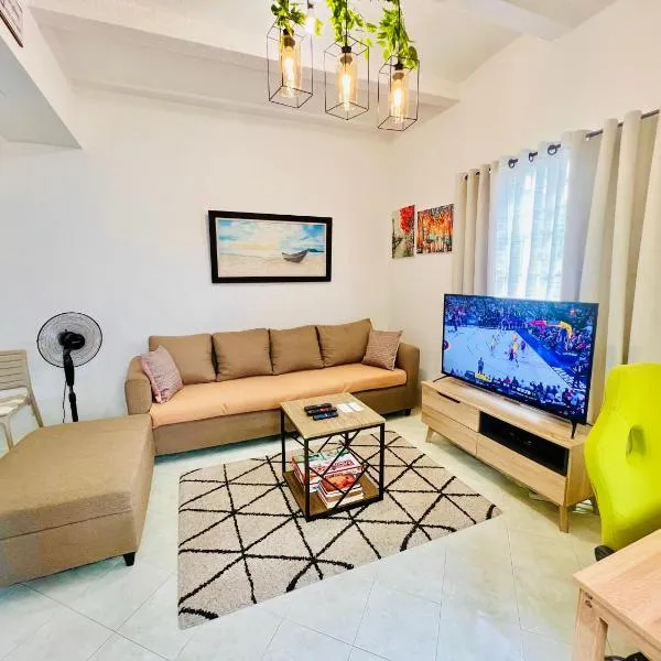 Awesome 2 bedrooms, living & dining area, hotel v destinaci General Trias
