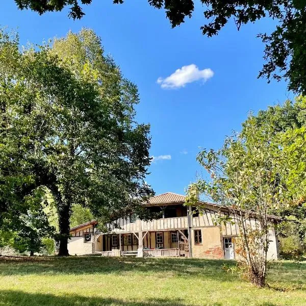 Domaine Bourgade, hotel in Lannemaignan