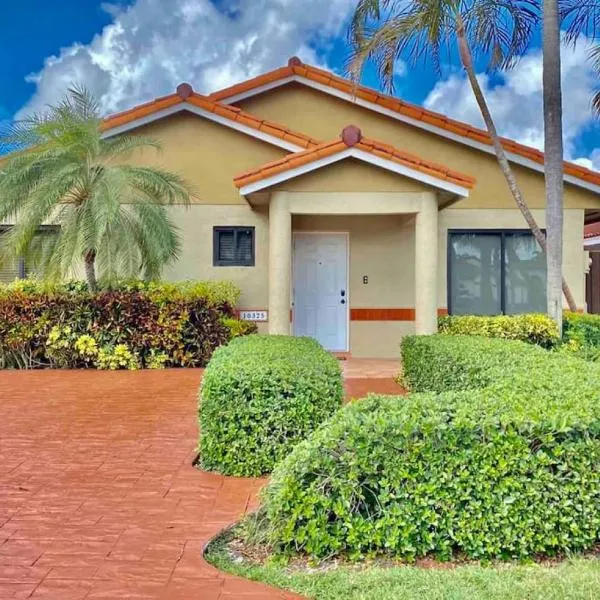 Tropical Oasis home w Community Pool great area, hotel di Kendall
