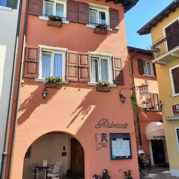 Piccolo Hotel, hotel in Garda