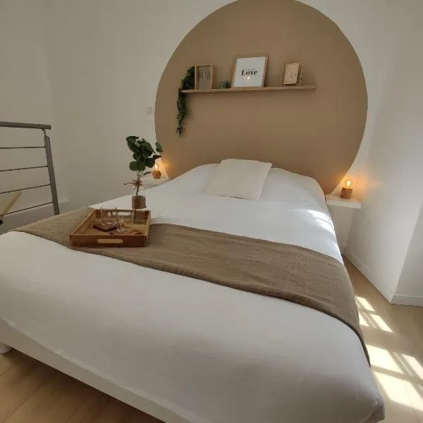 Le duplex de l'Abbaye Royale - Studio cosy !, hotel in Saint-Jean-dʼAngély